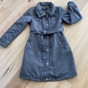 🥰Ellen Tracy Tremch Coat. Size M. Hunter green